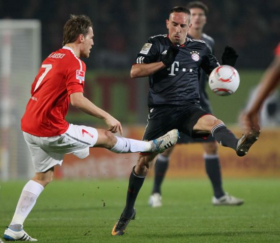 国台球新里 国台球新里